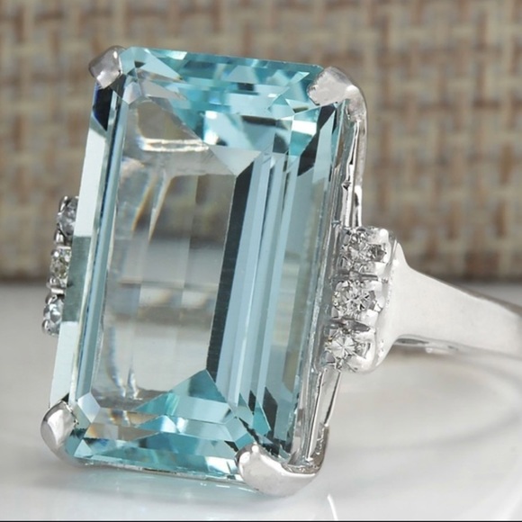 Gorgeous 16.42CT Aquamarine Silver Ring - Picture 2 of 8